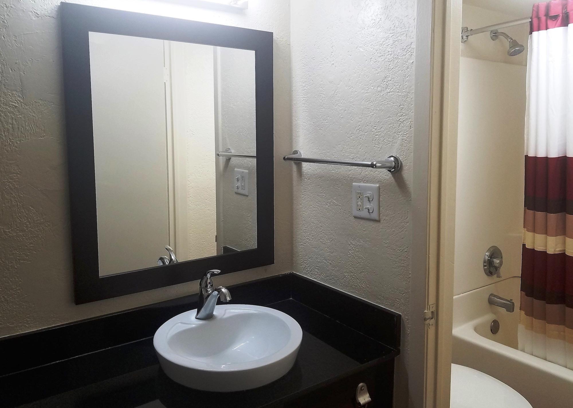 Red Roof Inn San Antonio Northeast - Rittiman Rd Экстерьер фото