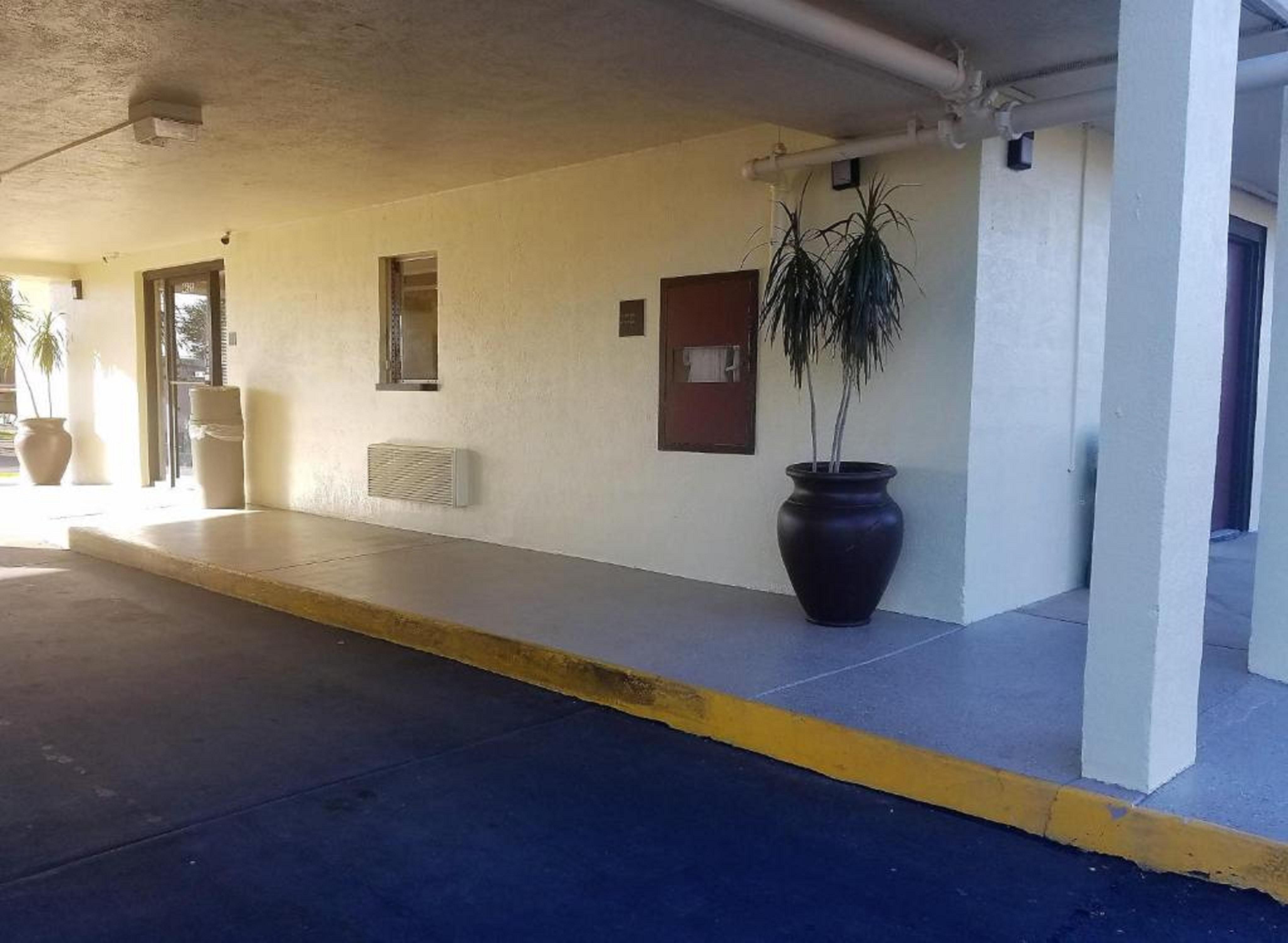 Red Roof Inn San Antonio Northeast - Rittiman Rd Экстерьер фото