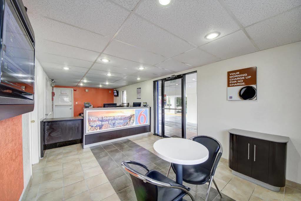 Red Roof Inn San Antonio Northeast - Rittiman Rd Экстерьер фото