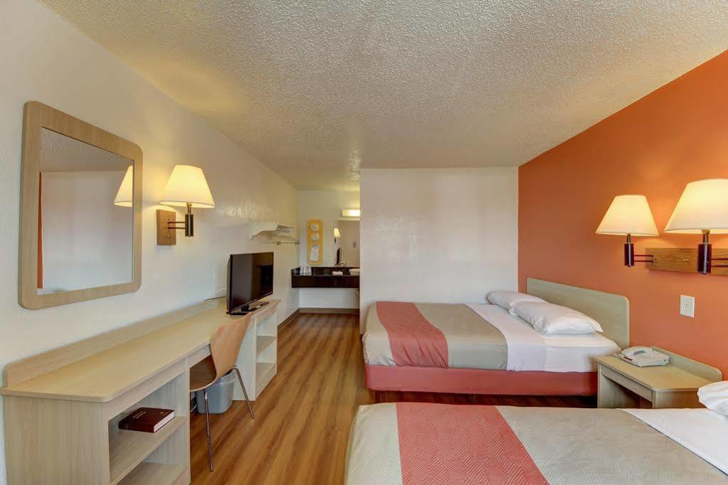 Red Roof Inn San Antonio Northeast - Rittiman Rd Экстерьер фото