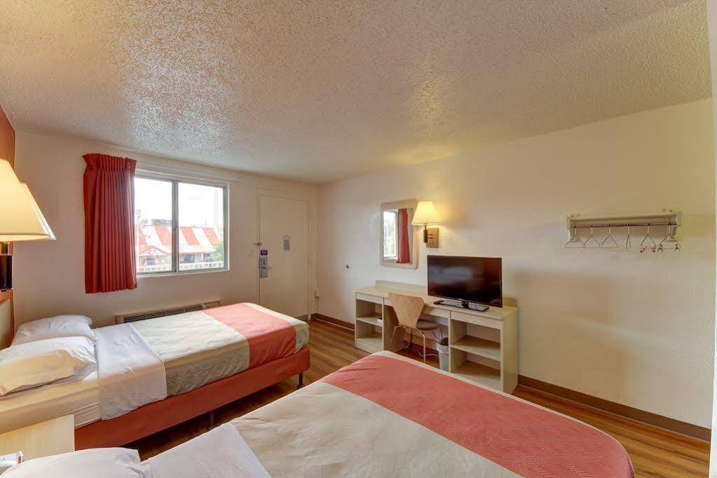 Red Roof Inn San Antonio Northeast - Rittiman Rd Экстерьер фото