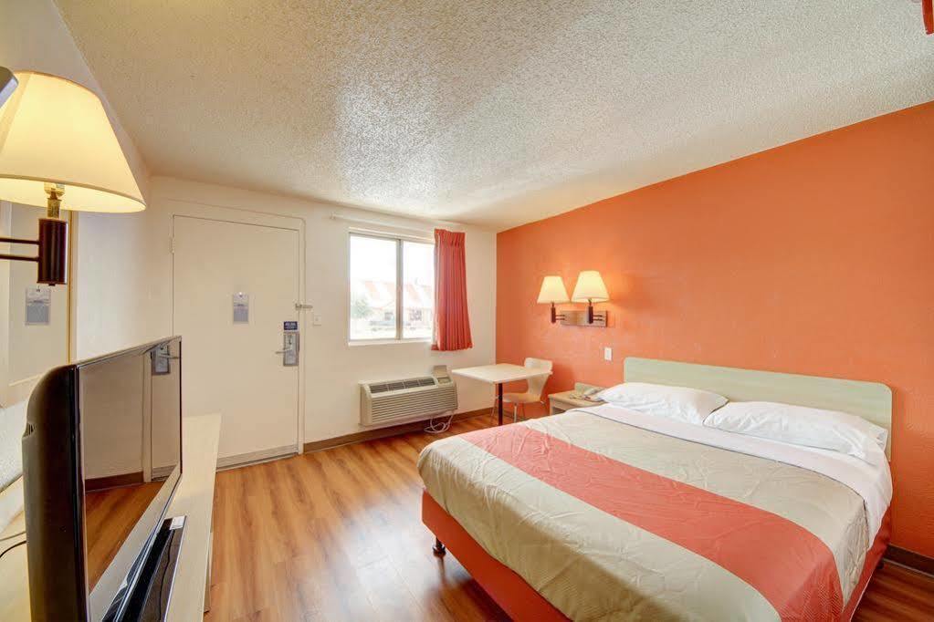 Red Roof Inn San Antonio Northeast - Rittiman Rd Экстерьер фото