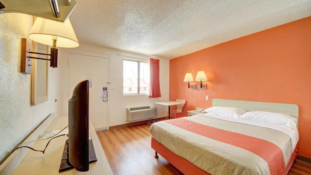 Red Roof Inn San Antonio Northeast - Rittiman Rd Экстерьер фото