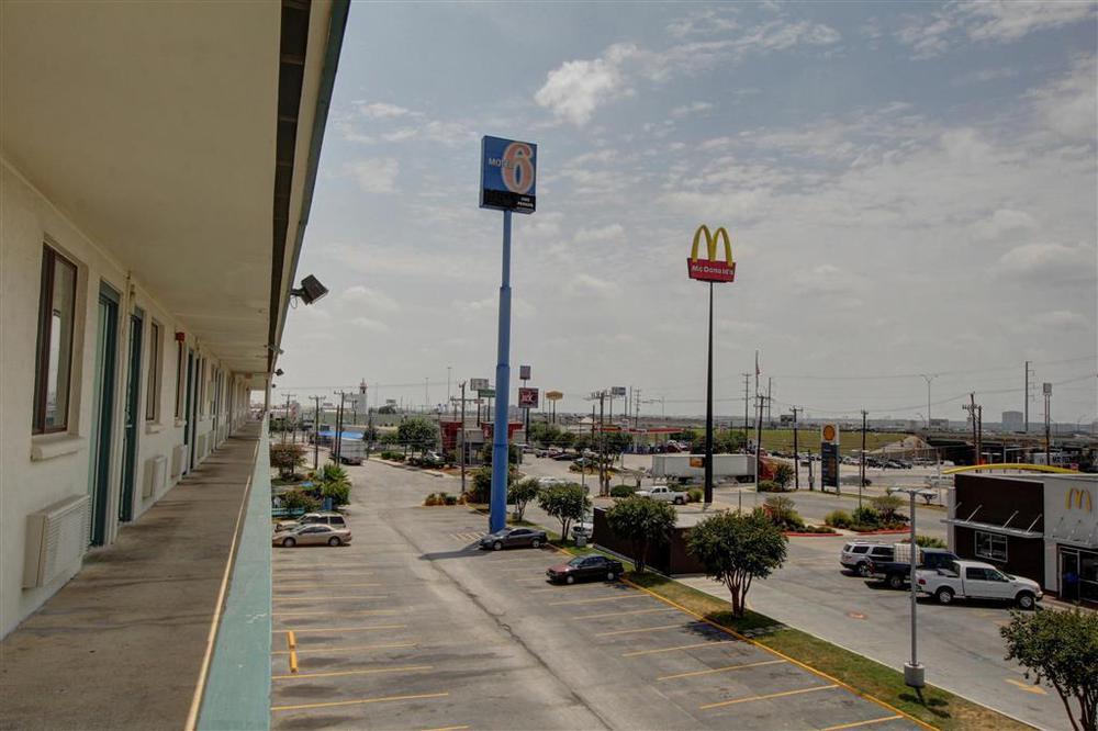 Red Roof Inn San Antonio Northeast - Rittiman Rd Экстерьер фото