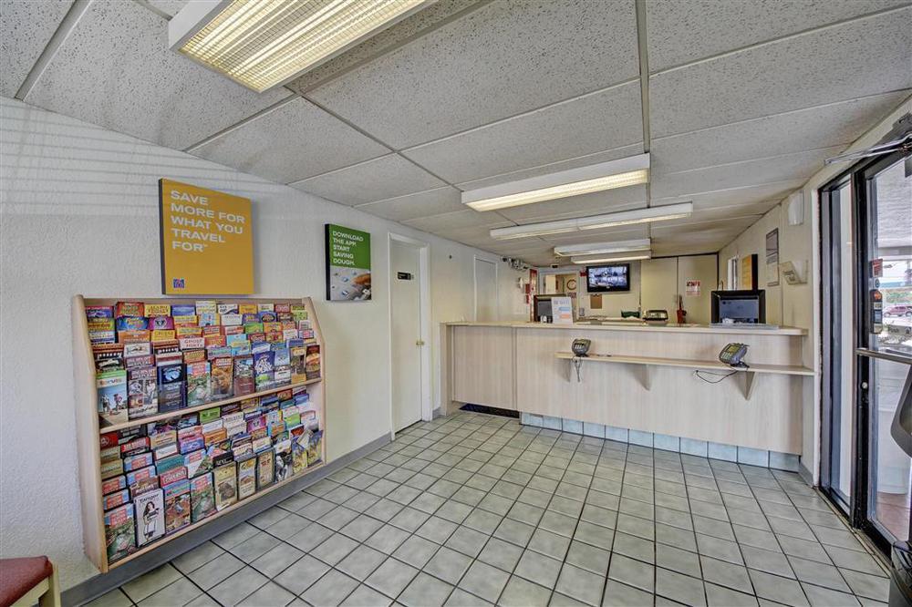 Red Roof Inn San Antonio Northeast - Rittiman Rd Интерьер фото
