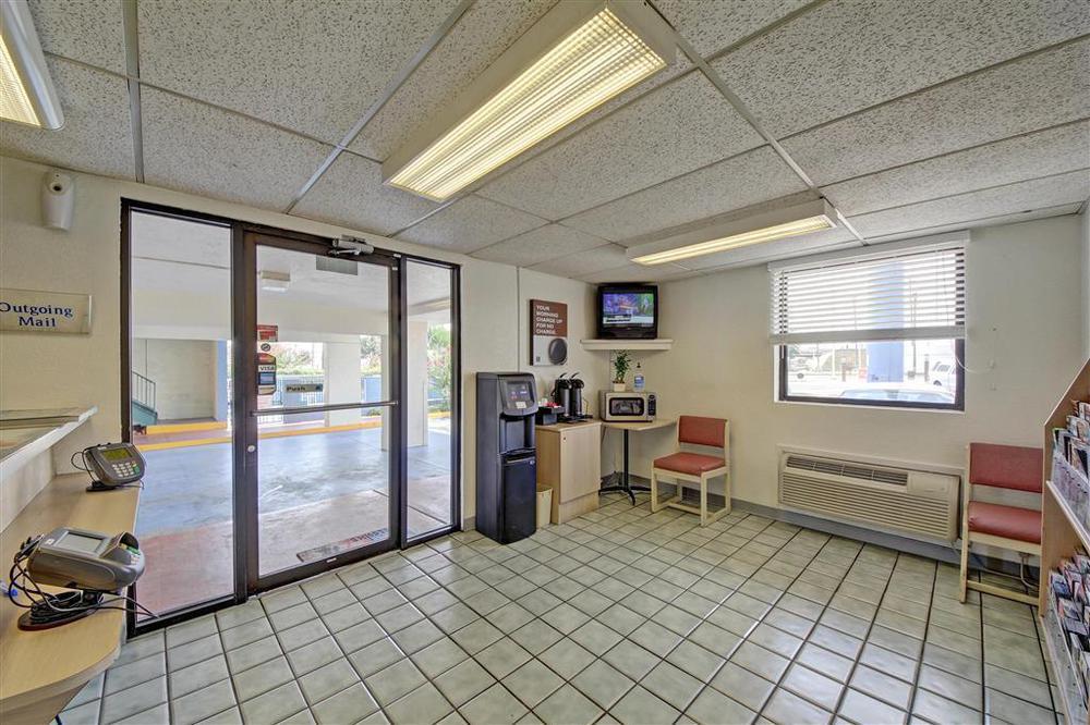 Red Roof Inn San Antonio Northeast - Rittiman Rd Интерьер фото